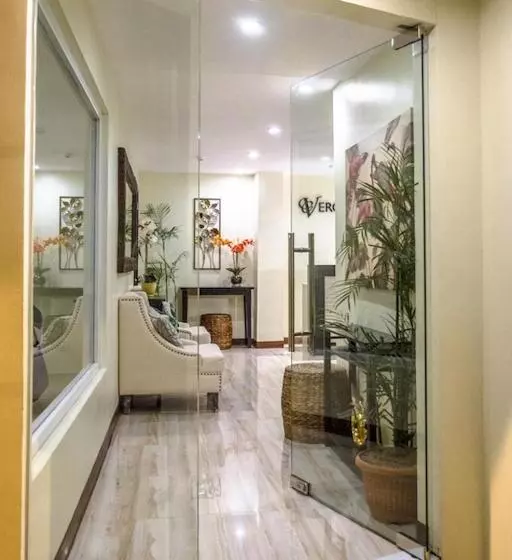 هتل Verovino Suites