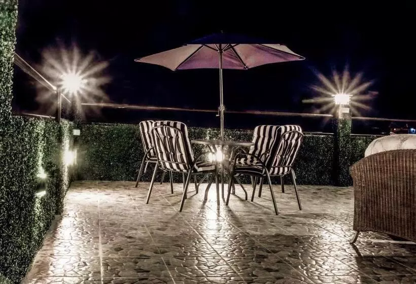 هتل Verovino Suites