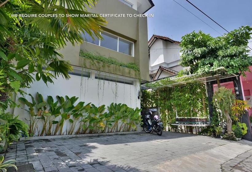 בית מלון כפרי Zen Rooms Pogung Syariah