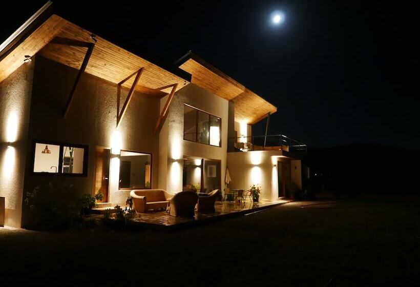 تختخواب و صبحانه Callihue Lodge