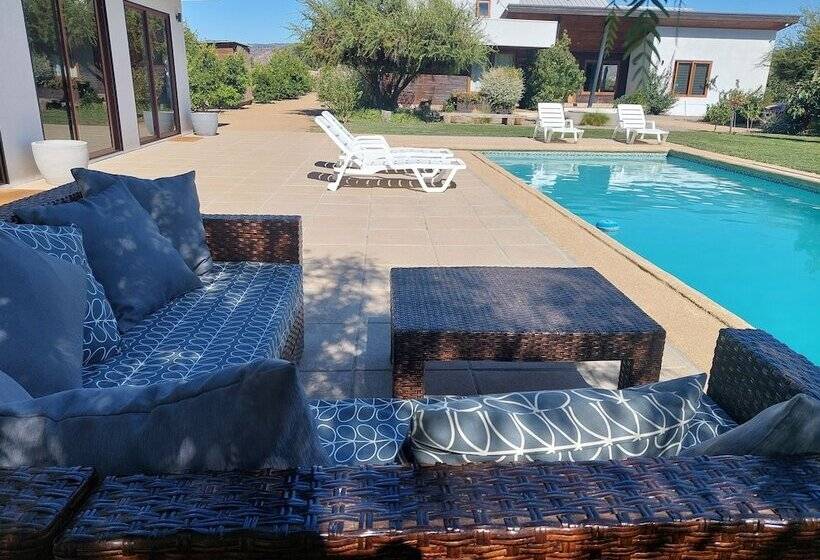 تختخواب و صبحانه Callihue Lodge