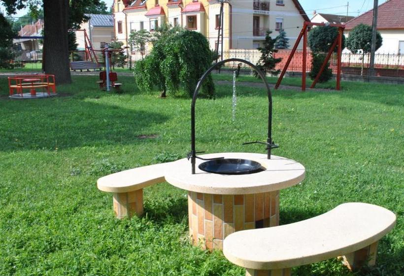 مبيت وإفطار Mamre Szálló