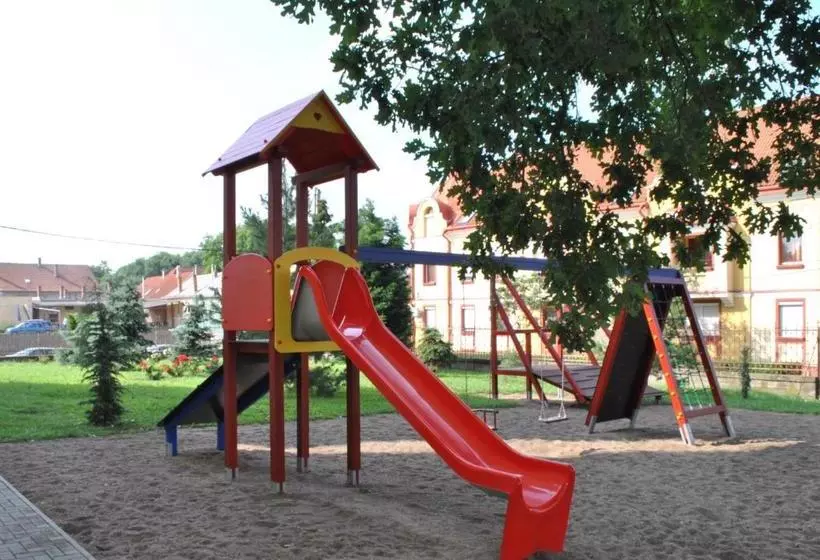 Aamiaismajoitus (B&B) Mamre Szálló
