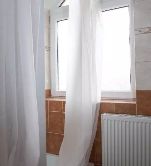 Aamiaismajoitus (B&B) Mamre Szálló