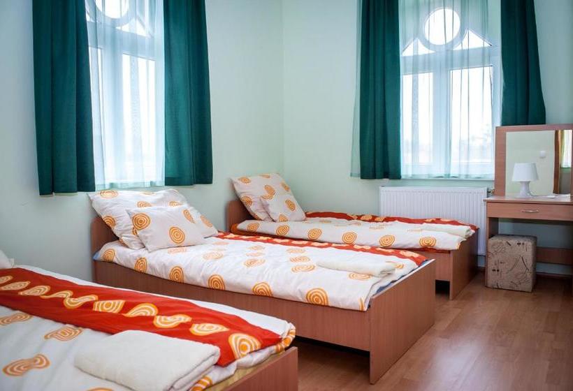 مبيت وإفطار Mamre Szálló