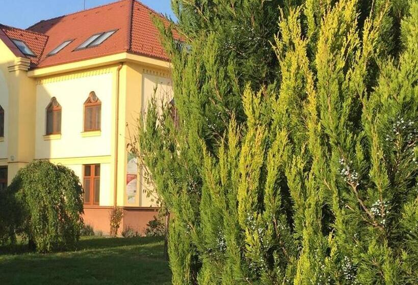 مبيت وإفطار Mamre Szálló