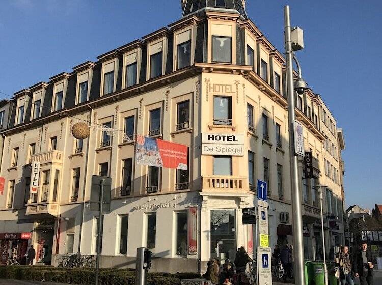 בית מלון כפרי De Spiegel