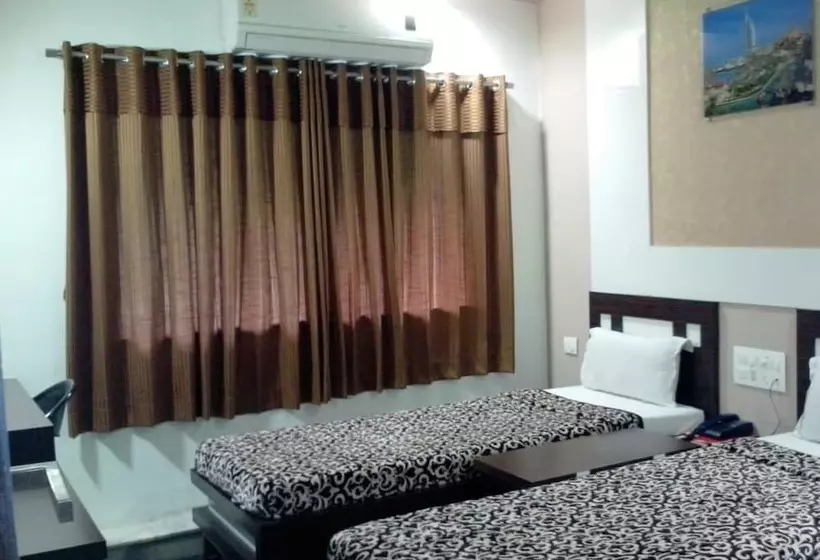 Hotel Decent