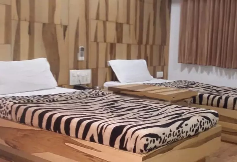Hotel Decent