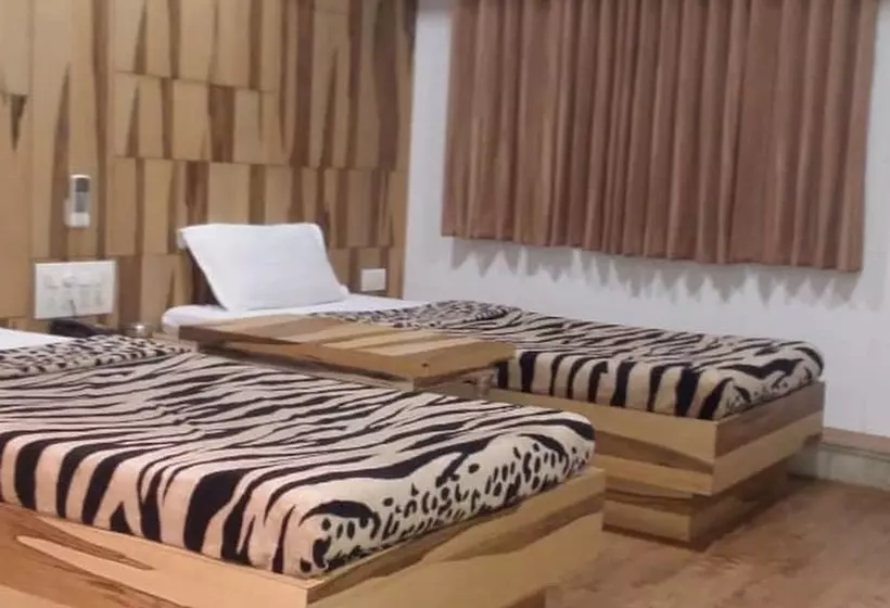 Hotel Decent