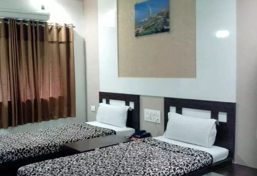 Hotel Decent