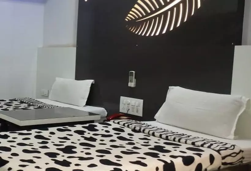 Hotel Decent