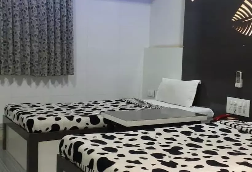 Hotel Decent