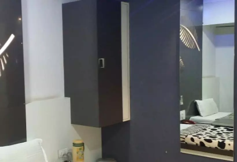 Hotel Decent