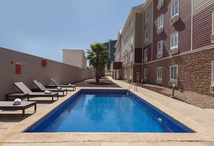 هتل Extended Suites Tijuana Macroplaza