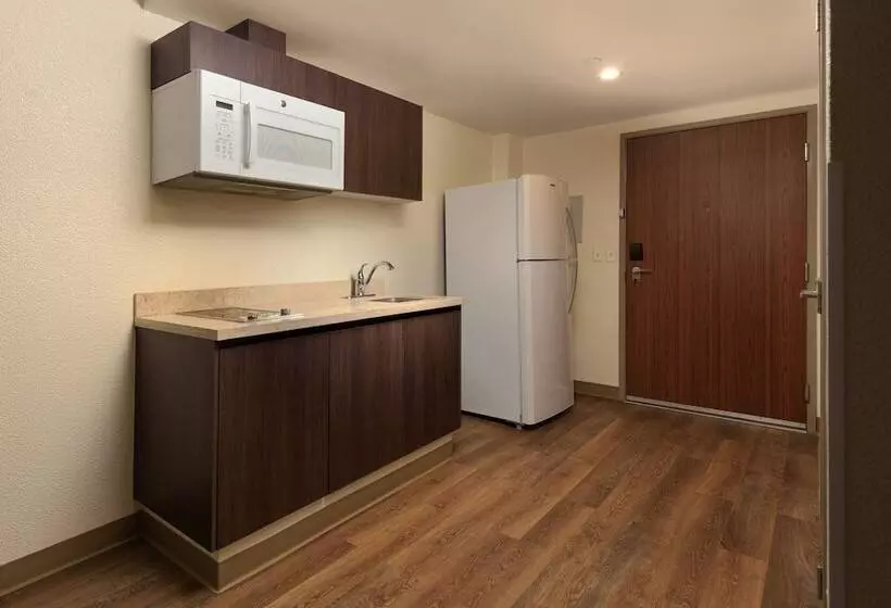 هتل Extended Suites Tijuana Macroplaza