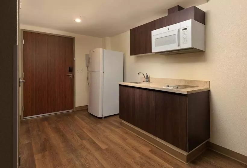 هتل Extended Suites Tijuana Macroplaza