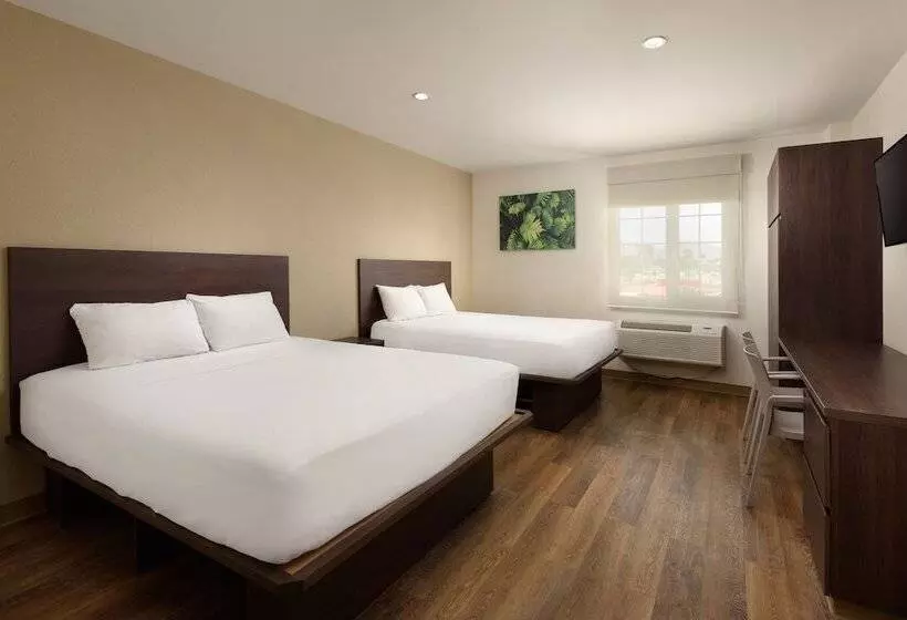 هتل Extended Suites Tijuana Macroplaza