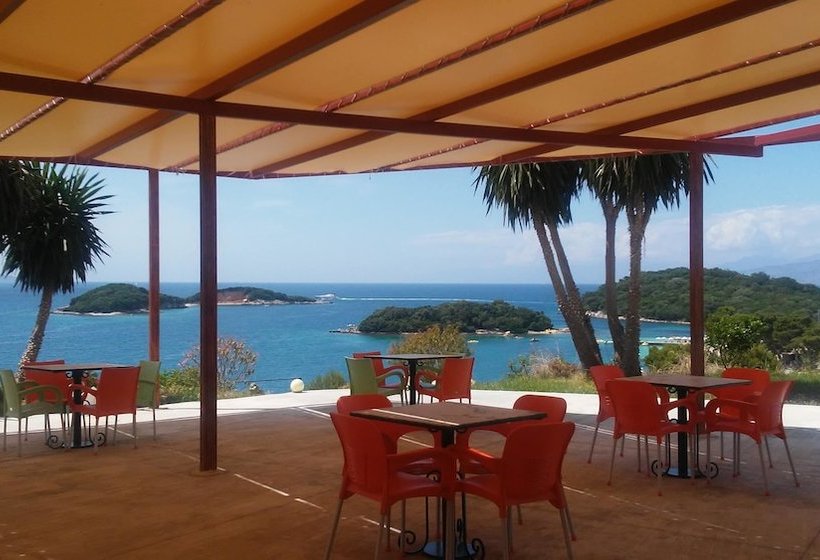 בית מלון כפרי Majestic