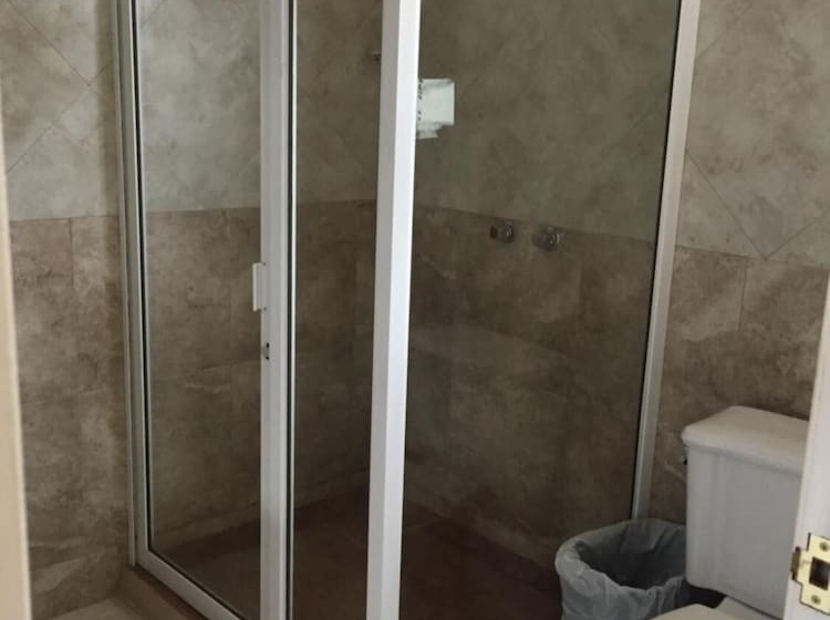 Otel Y Estancia 24 7