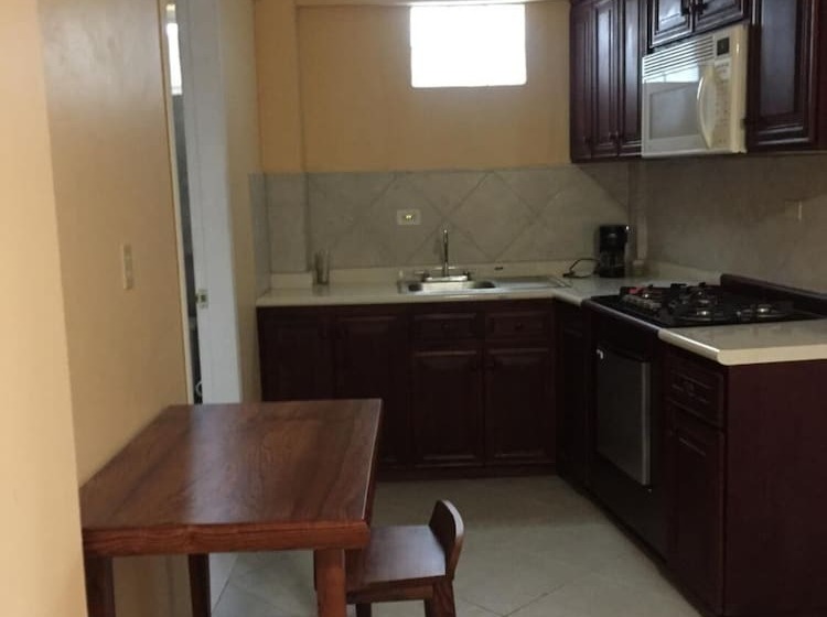 Otel Y Estancia 24 7