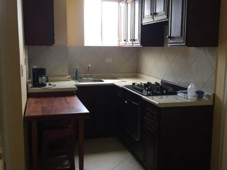 Otel Y Estancia 24 7