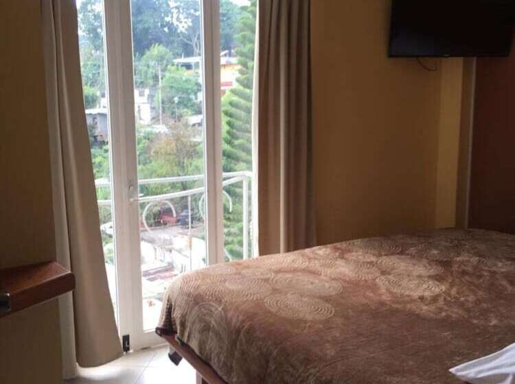 Otel Y Estancia 24 7