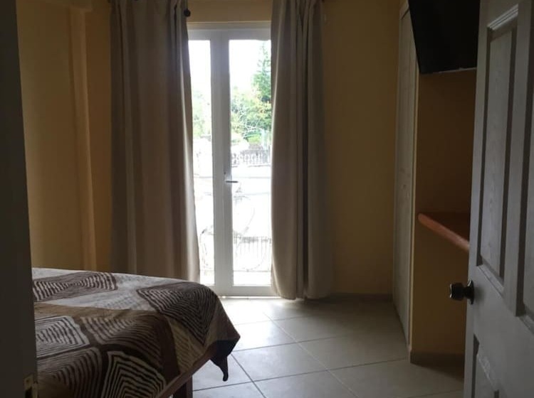 Otel Y Estancia 24 7