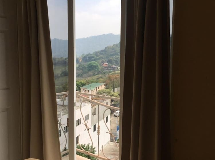 Otel Y Estancia 24 7