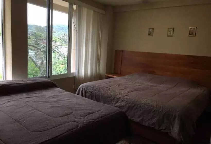ホテル Y Estancia 24 7
