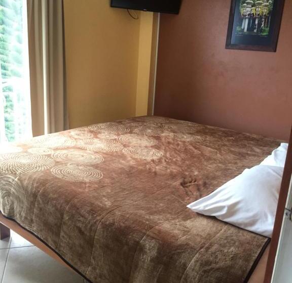 Otel Y Estancia 24 7