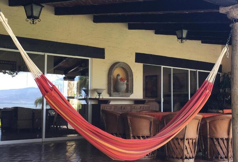 Casa Palomas Bed And Breakfast