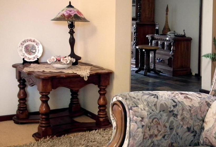 تختخواب و صبحانه The Spanish Guesthouse For Rooms Only