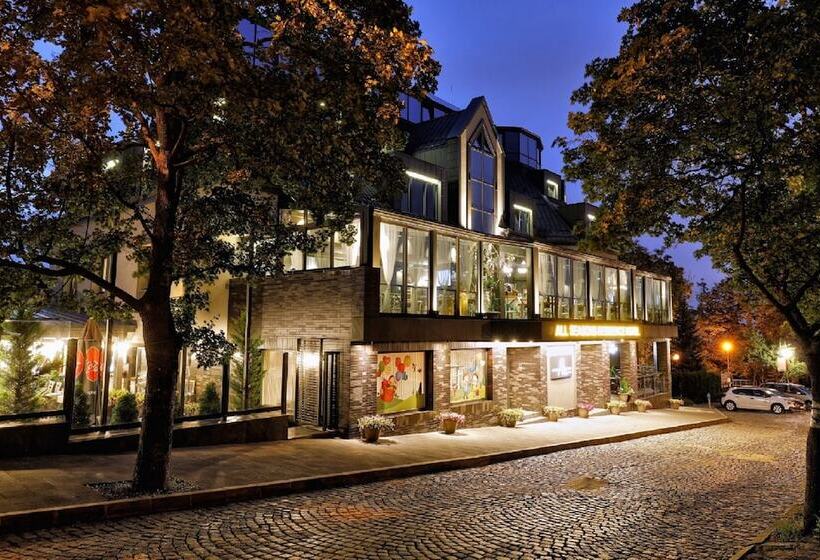 All Seasons Residence Hotel Free Parking