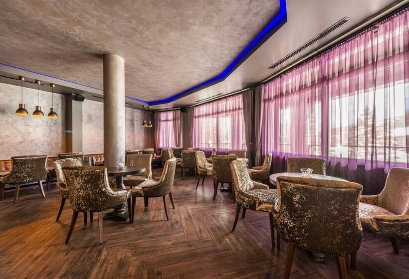 All Seasons Residence Hotel Free Parking