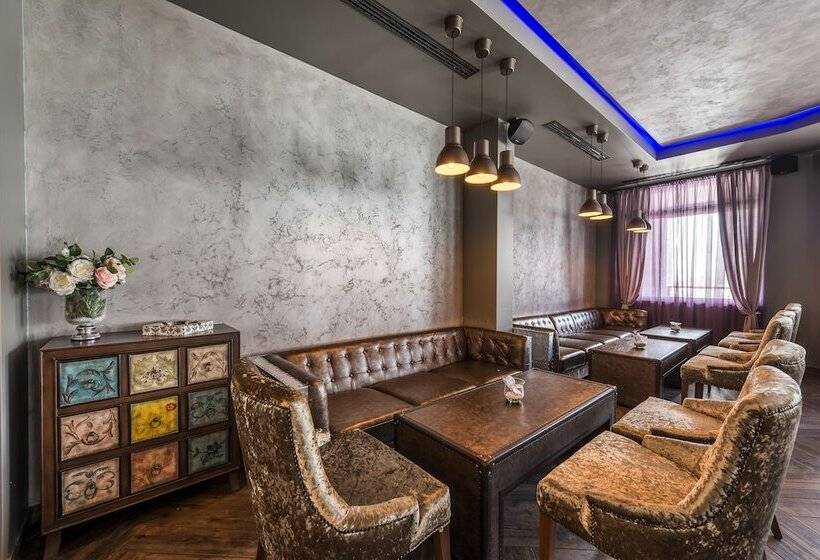 All Seasons Residence Hotel Free Parking