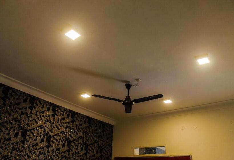 בית מלון כפרי Anand Palace