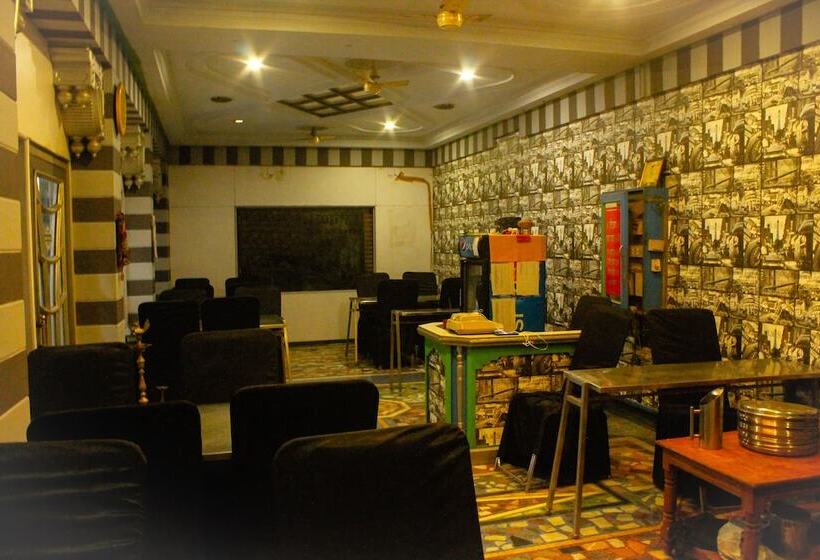 בית מלון כפרי Anand Palace