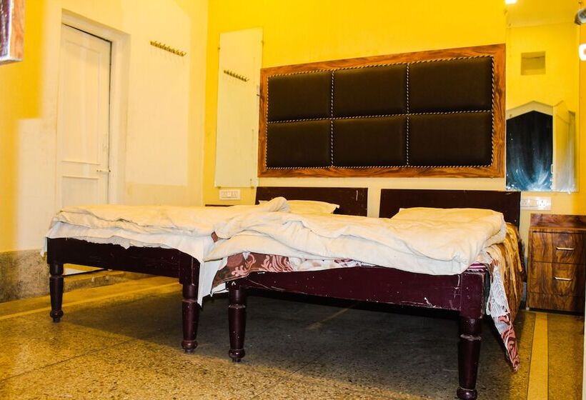 בית מלון כפרי Anand Palace