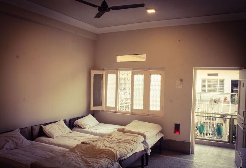 בית מלון כפרי Anand Palace