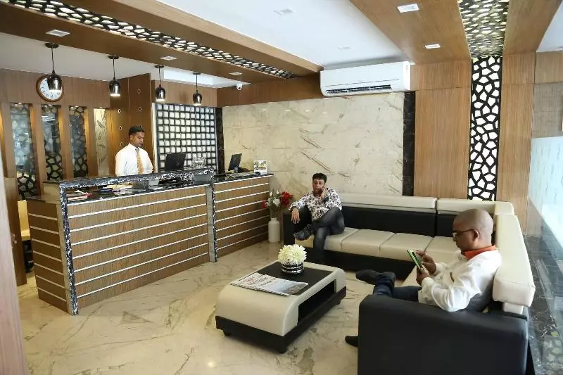 ホテル Santhi Bhavan