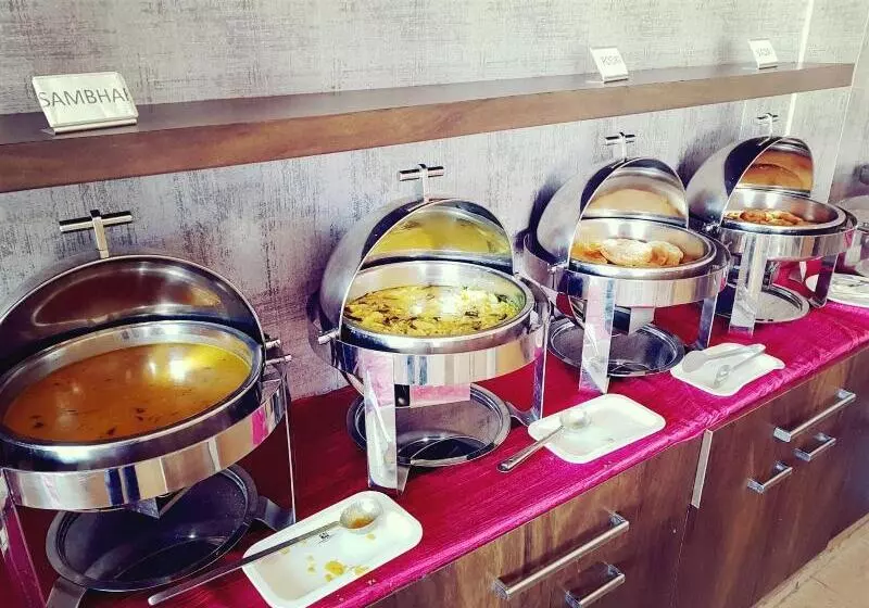 ホテル Santhi Bhavan