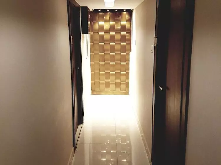 ホテル Santhi Bhavan
