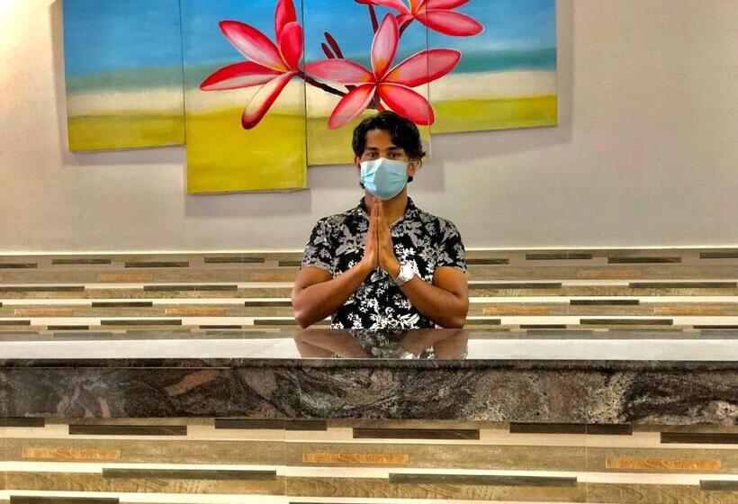 فندق Serenade Beach