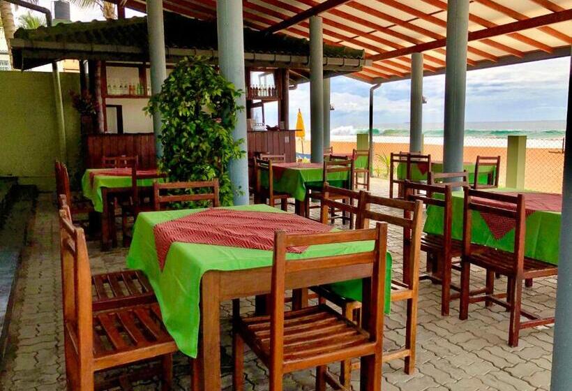 فندق Serenade Beach