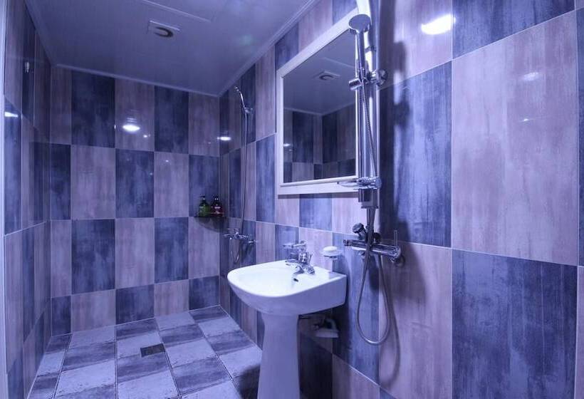 مُتل 9st Traveltel