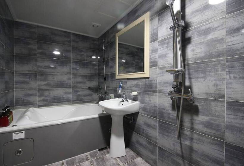 مُتل 9st Traveltel