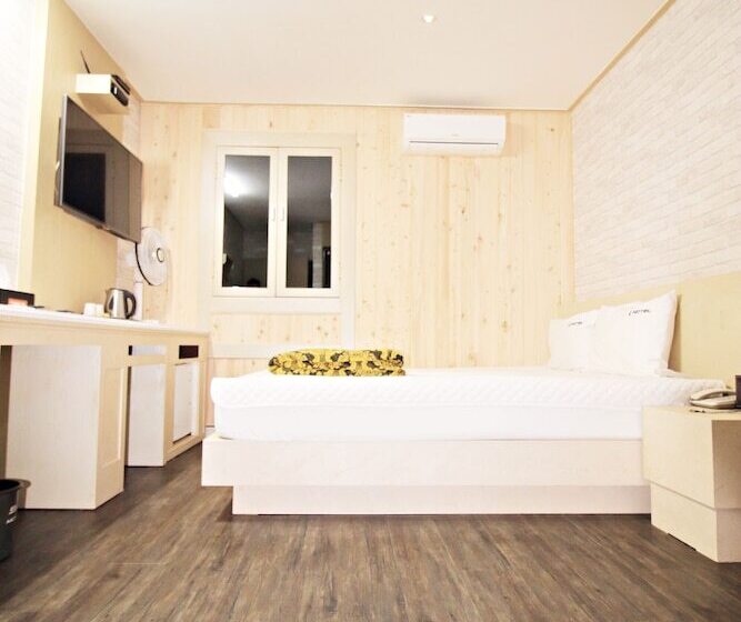 مُتل 9st Traveltel