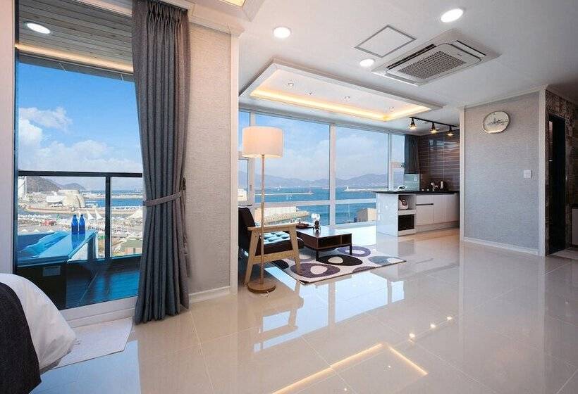 Yeosu Paradise Spa Pension