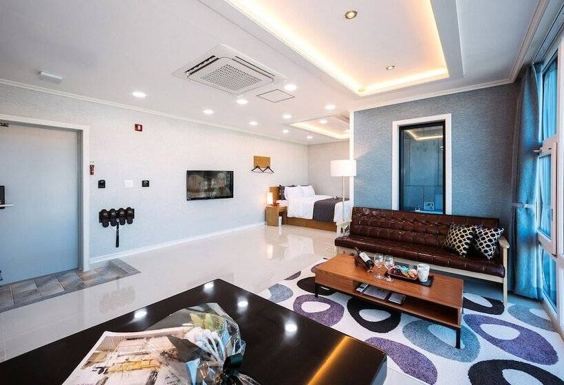 Yeosu Paradise Spa Pension